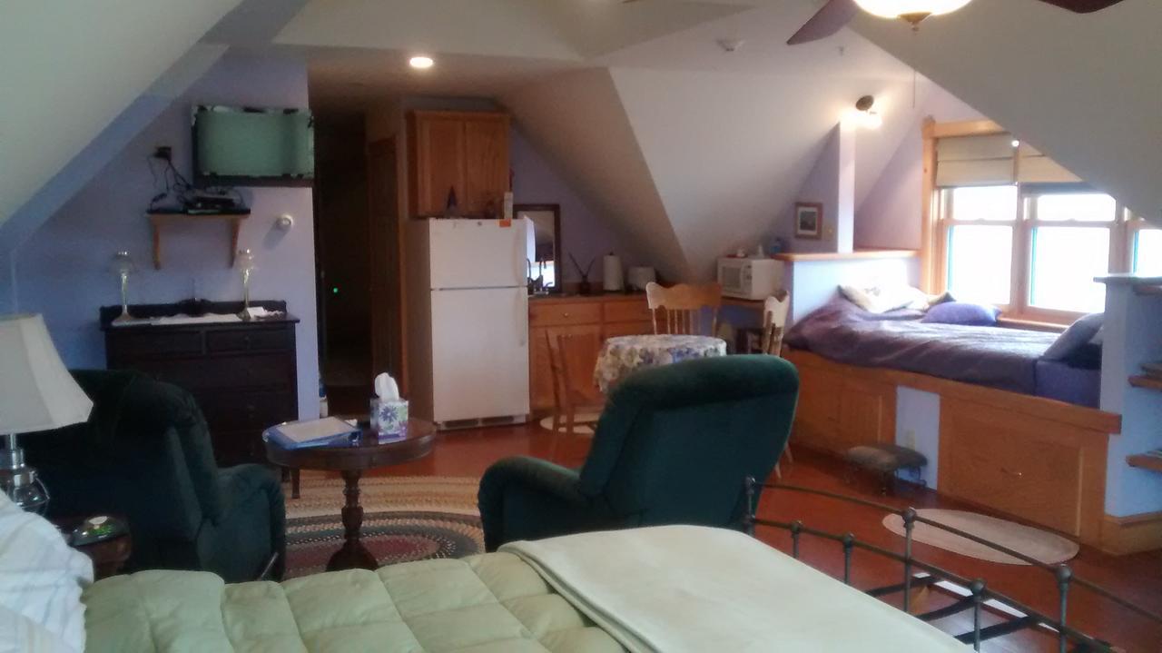 Wave Walker Bed And Breakfast Surry Экстерьер фото